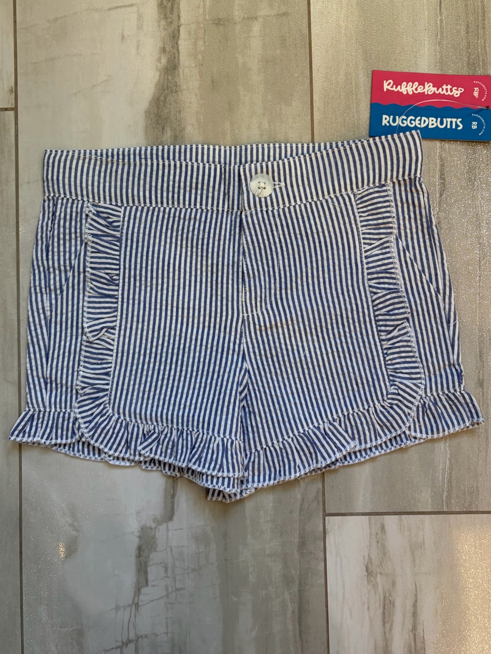 NWT RuffleButts Classic Blue Seersucker Ruffle Bermuda Shorts, girls 5